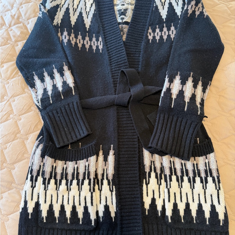 Kinross Black and Cream Wool/Cashmere Blend Belted Cardigan